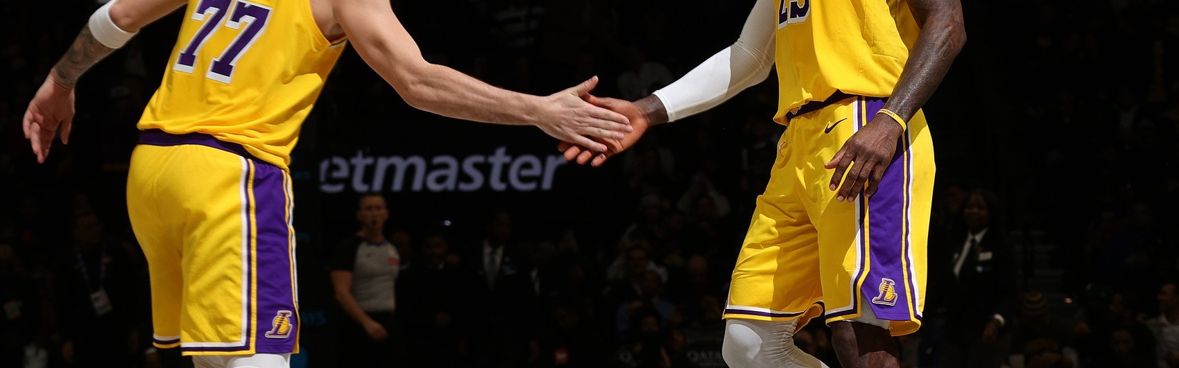 hth在线官网-这都能赢？湖人全队22失误&amp;詹姆斯8次东契奇5次 76人全队14次