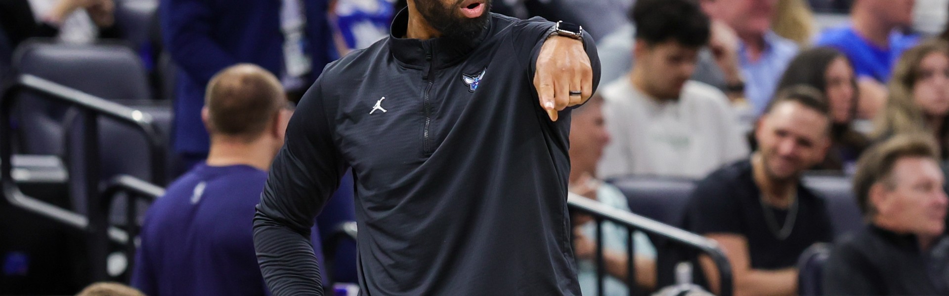 黄蜂主帅：流畅传球让进攻渐入佳境 喜欢球队攻防两端的传切配合