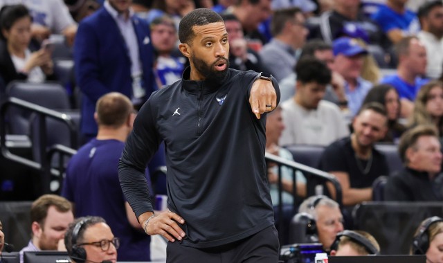 黄蜂主帅：流畅传球让进攻渐入佳境 喜欢球队攻防两端的传切配合