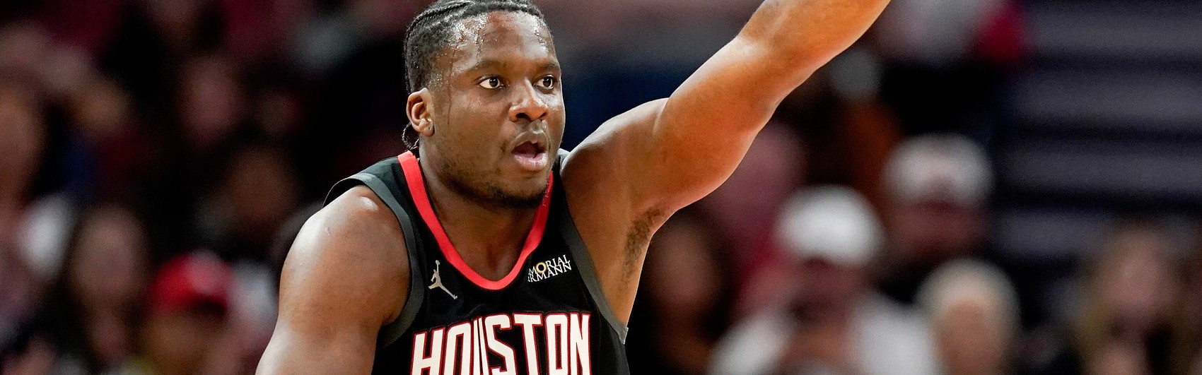 hthapp下载-16分钟3帽！火媒：所有人都得给卡佩拉点赞 今天内线防守太顶了