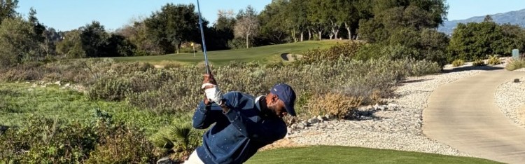 hth-今天没比赛！詹姆斯更新社媒晒出自己打高尔夫球与冰浴恢复照